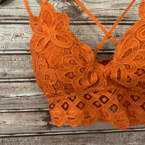 Scalloped Lace Rust Bralette - Picture 5 of 8